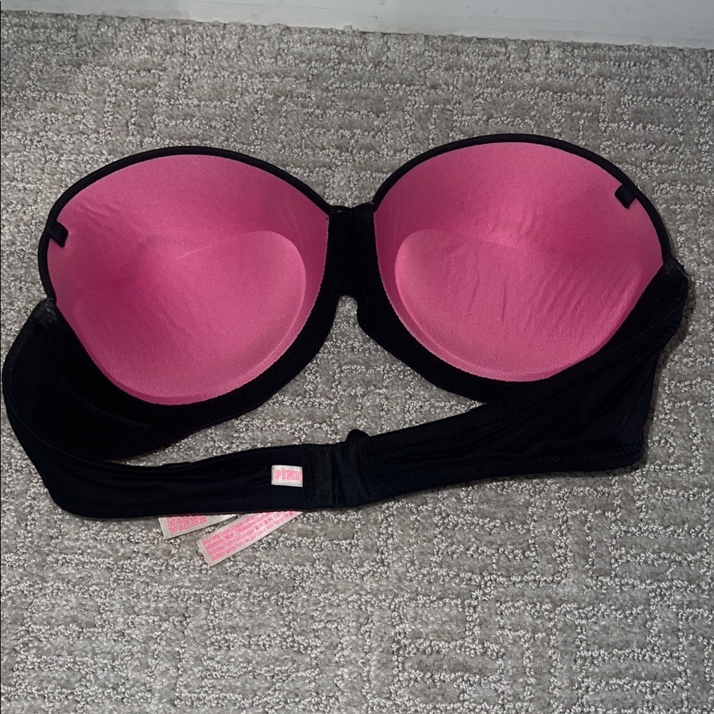 Victoria secret black strapless bra

Straps included - Picture 2 of 3